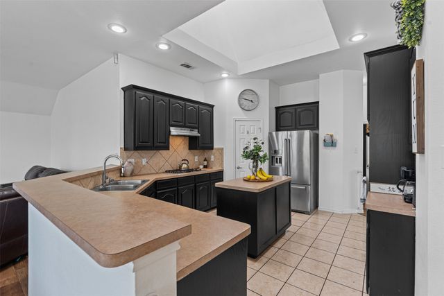 1107 Noblewood Drive, Glenn Heights, TX 75154