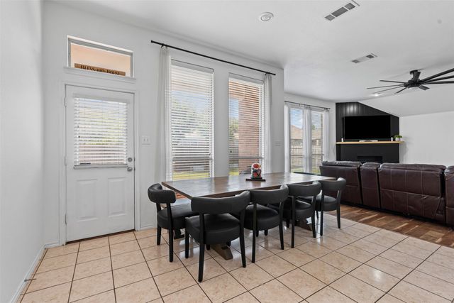 1107 Noblewood Drive, Glenn Heights, TX 75154