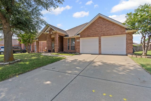 1107 Noblewood Drive, Glenn Heights, TX 75154