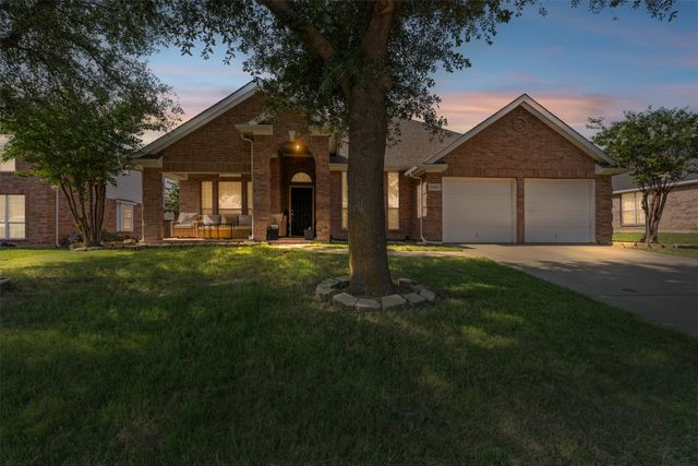 1107 Noblewood Drive, Glenn Heights, TX 75154