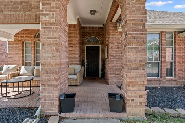 1107 Noblewood Drive, Glenn Heights, TX 75154