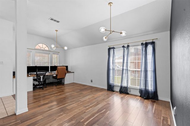 1107 Noblewood Drive, Glenn Heights, TX 75154