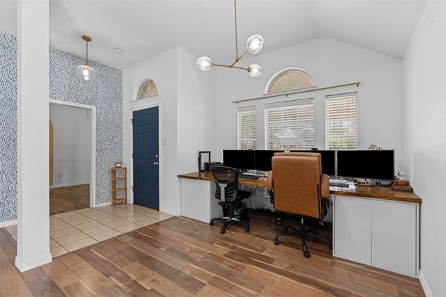 1107 Noblewood Drive, Glenn Heights, TX 75154