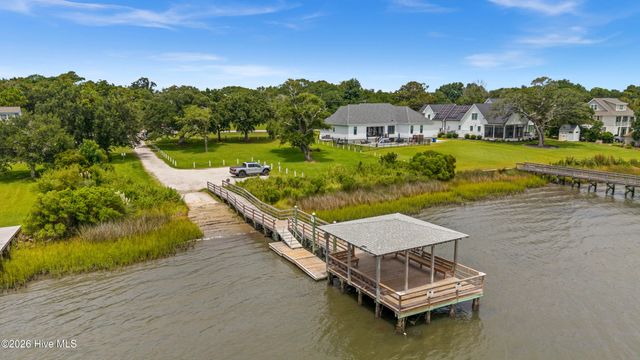 31 Dragonfly Lane, Hampstead, NC 28443