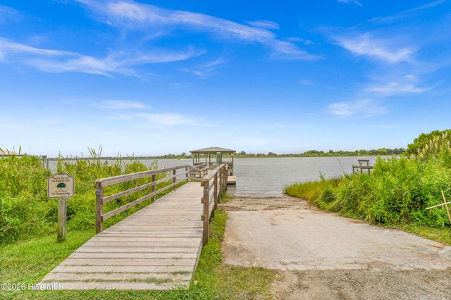 31 Dragonfly Lane, Hampstead, NC 28443