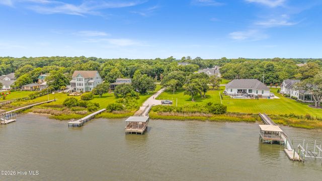 31 Dragonfly Lane, Hampstead, NC 28443