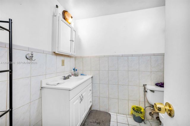 6600 W 2nd Ct 24, Hialeah, FL 33012