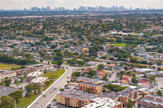 6600 W 2nd Ct 24, Hialeah, FL 33012