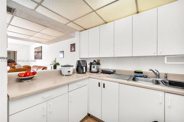 6600 W 2nd Ct 24, Hialeah, FL 33012