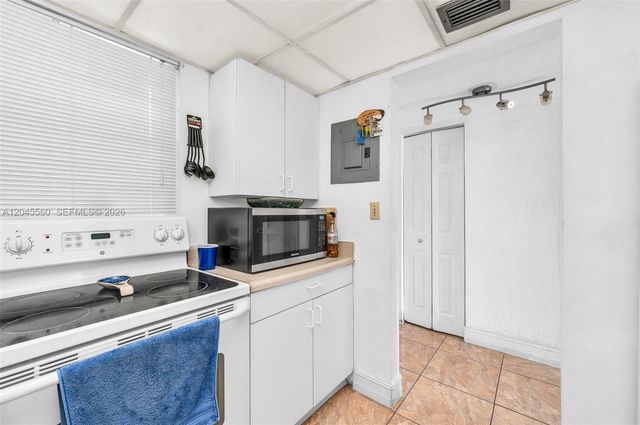 6600 W 2nd Ct 24, Hialeah, FL 33012