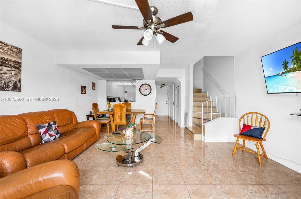 6600 W 2nd Ct 24, Hialeah, FL 33012
