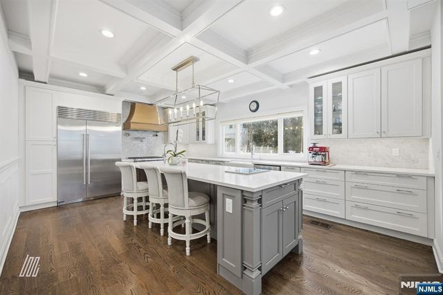 8 Ranch Lane, Closter, NJ 07624