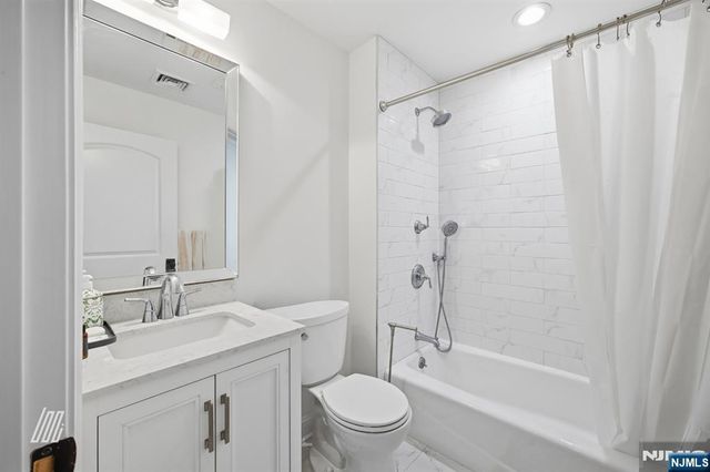 8 Ranch Lane, Closter, NJ 07624