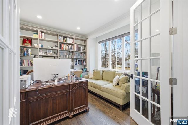 8 Ranch Lane, Closter, NJ 07624