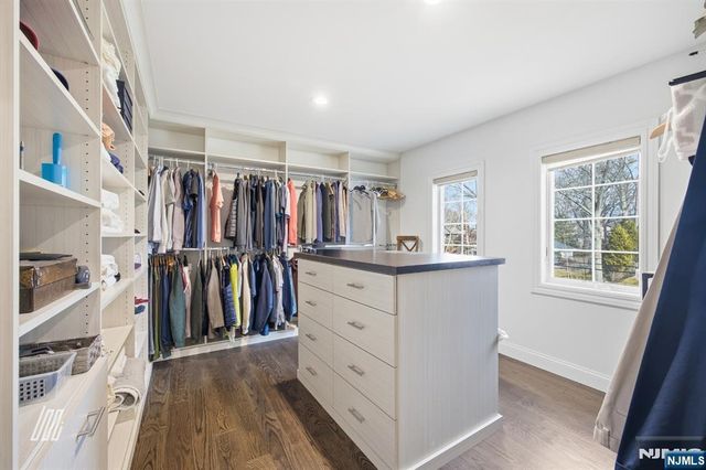 8 Ranch Lane, Closter, NJ 07624