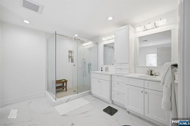 8 Ranch Lane, Closter, NJ 07624