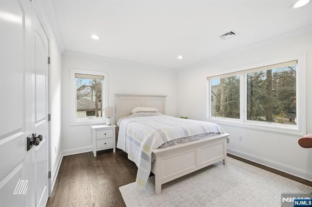 8 Ranch Lane, Closter, NJ 07624