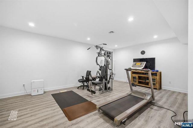 8 Ranch Lane, Closter, NJ 07624