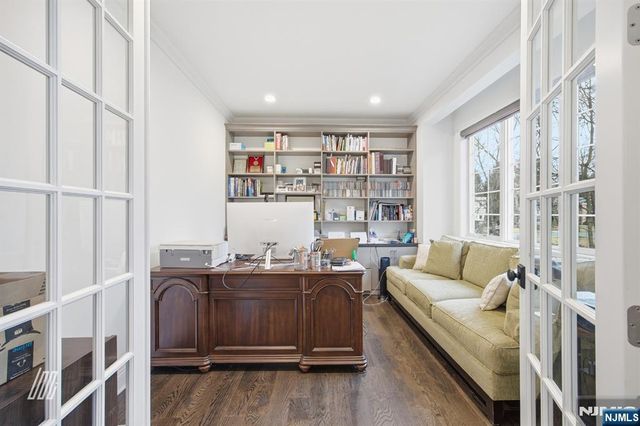 8 Ranch Lane, Closter, NJ 07624