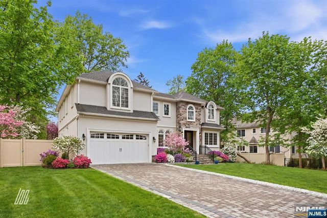 8 Ranch Lane, Closter, NJ 07624