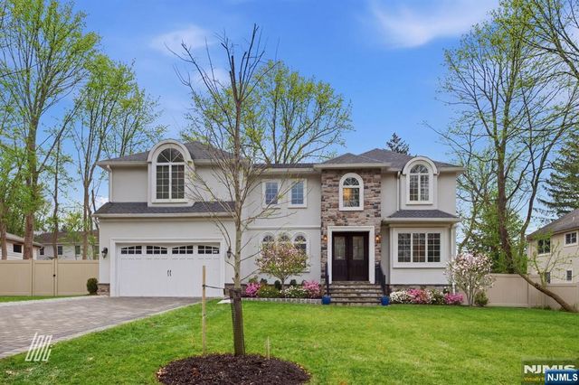 8 Ranch Lane, Closter, NJ 07624