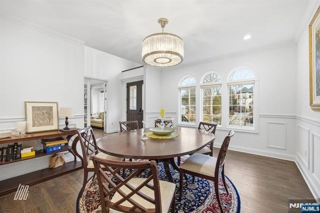 8 Ranch Lane, Closter, NJ 07624