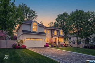 8 Ranch Lane, Closter, NJ 07624