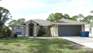 490 Wildwood Avenue SW, Palm Bay, FL 32908