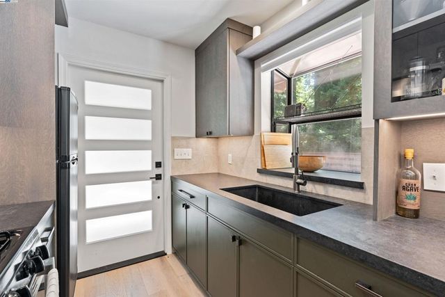 2305 Bear Canyon Rd, Los Gatos, CA 95033