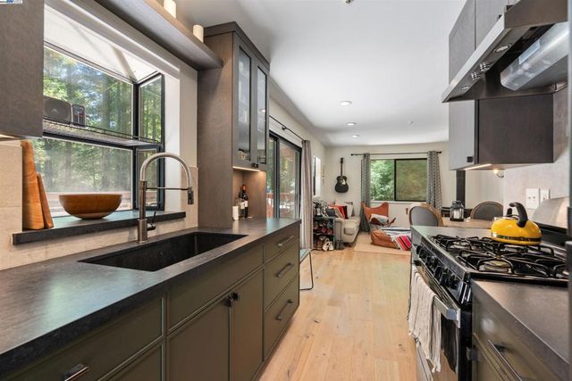 2305 Bear Canyon Rd, Los Gatos, CA 95033