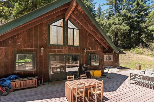 2305 Bear Canyon Rd, Los Gatos, CA 95033