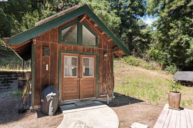 2305 Bear Canyon Rd, Los Gatos, CA 95033