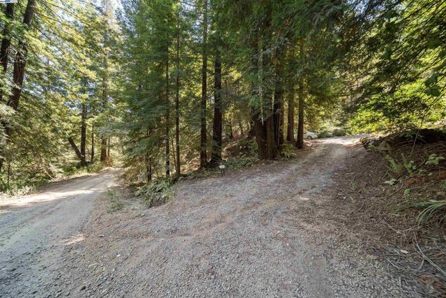 2305 Bear Canyon Rd, Los Gatos, CA 95033