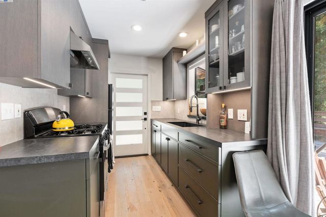 2305 Bear Canyon Rd, Los Gatos, CA 95033