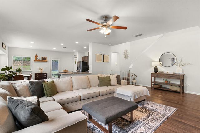 925 Stampede RD, San Marcos, TX 78666