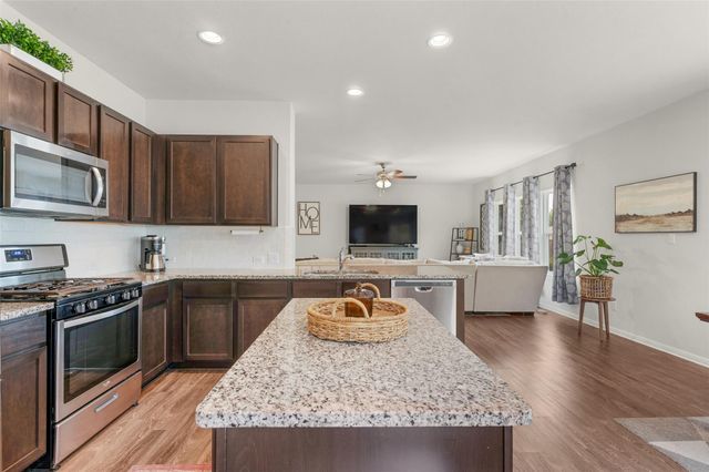 925 Stampede RD, San Marcos, TX 78666