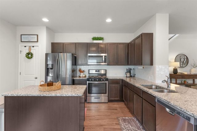 925 Stampede RD, San Marcos, TX 78666