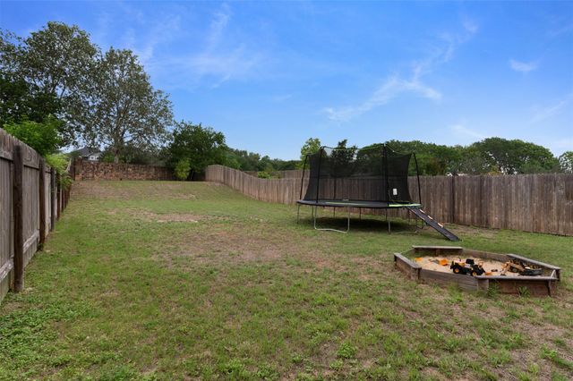 925 Stampede RD, San Marcos, TX 78666