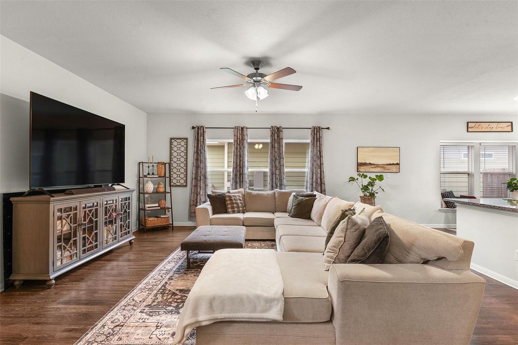 925 Stampede RD, San Marcos, TX 78666