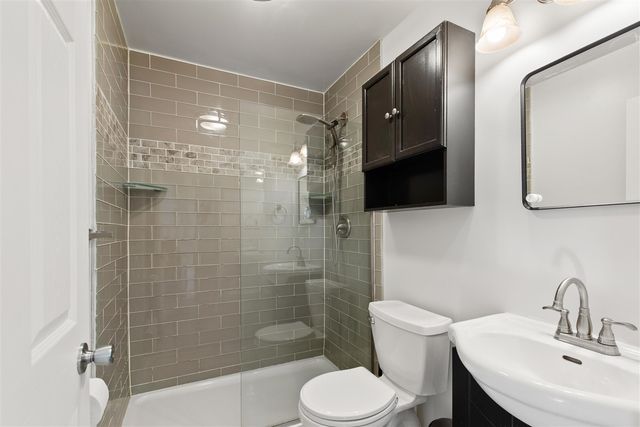 85 Doremus Avenue, Waterford, MI 48328