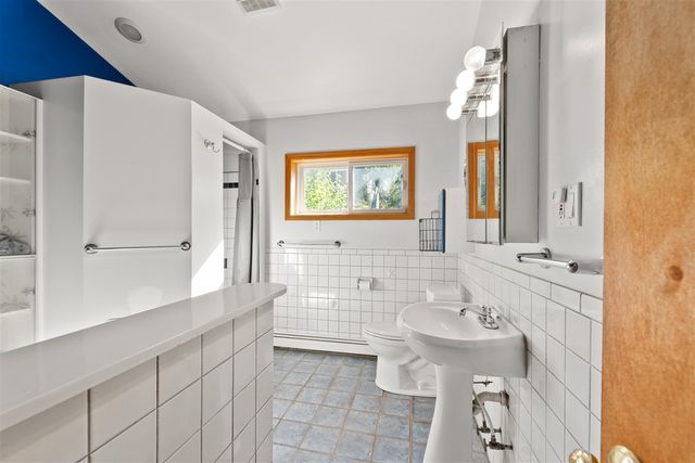 85 Doremus Avenue, Waterford, MI 48328