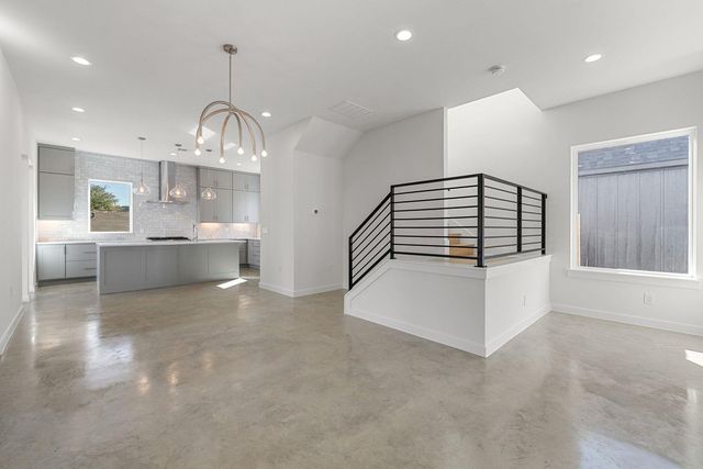 11009 Fourth ST, Jonestown, TX 78645