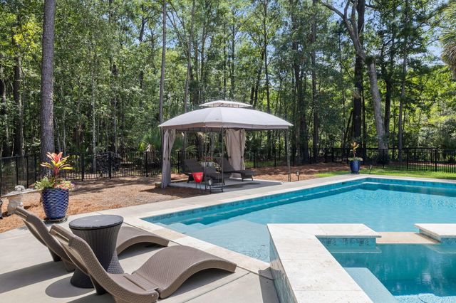 1425 Oakhurst, Mount Pleasant, SC 29466