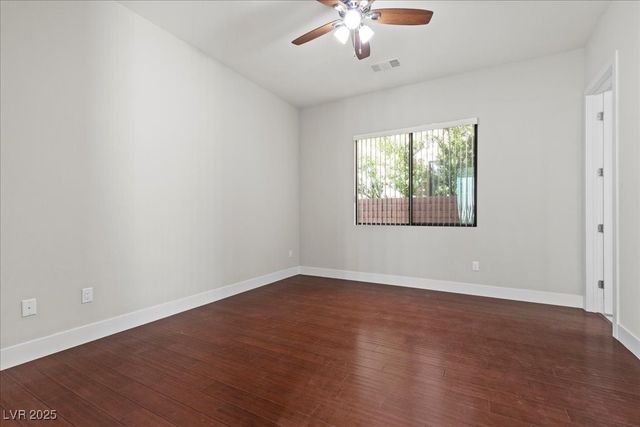 88 Pristine Glen Street, Las Vegas, NV 89135