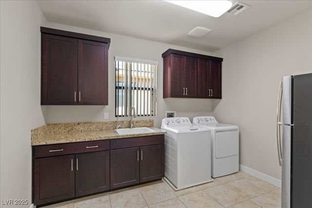 88 Pristine Glen Street, Las Vegas, NV 89135