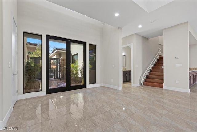 88 Pristine Glen Street, Las Vegas, NV 89135