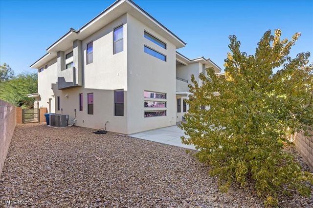 88 Pristine Glen Street, Las Vegas, NV 89135