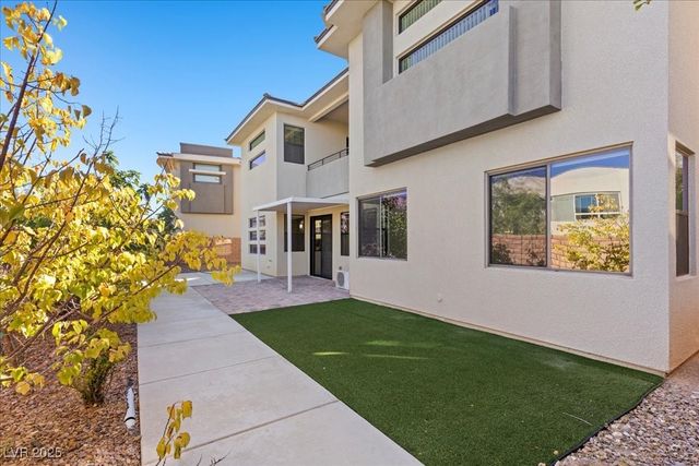 88 Pristine Glen Street, Las Vegas, NV 89135