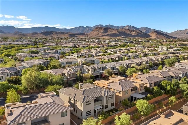 88 Pristine Glen Street, Las Vegas, NV 89135