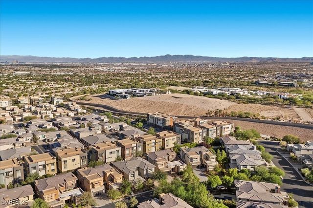 88 Pristine Glen Street, Las Vegas, NV 89135